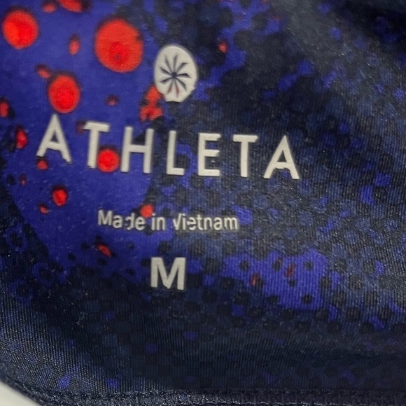 Athleta Sonar Red/Blue Capri Leggings Sz M - Picture 6 of 7